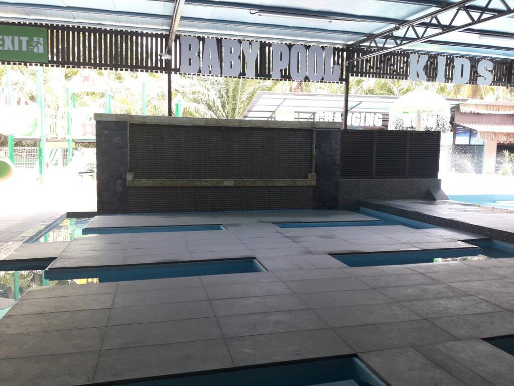 Hs Farm Waterpark Hotel Muar Exterior foto