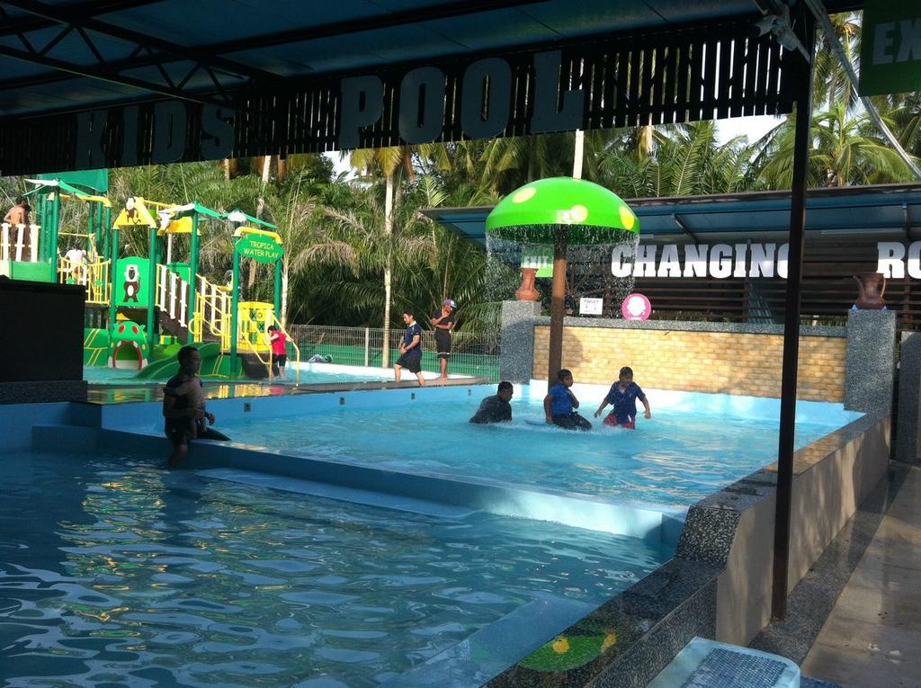 Hs Farm Waterpark Hotel Muar Exterior foto